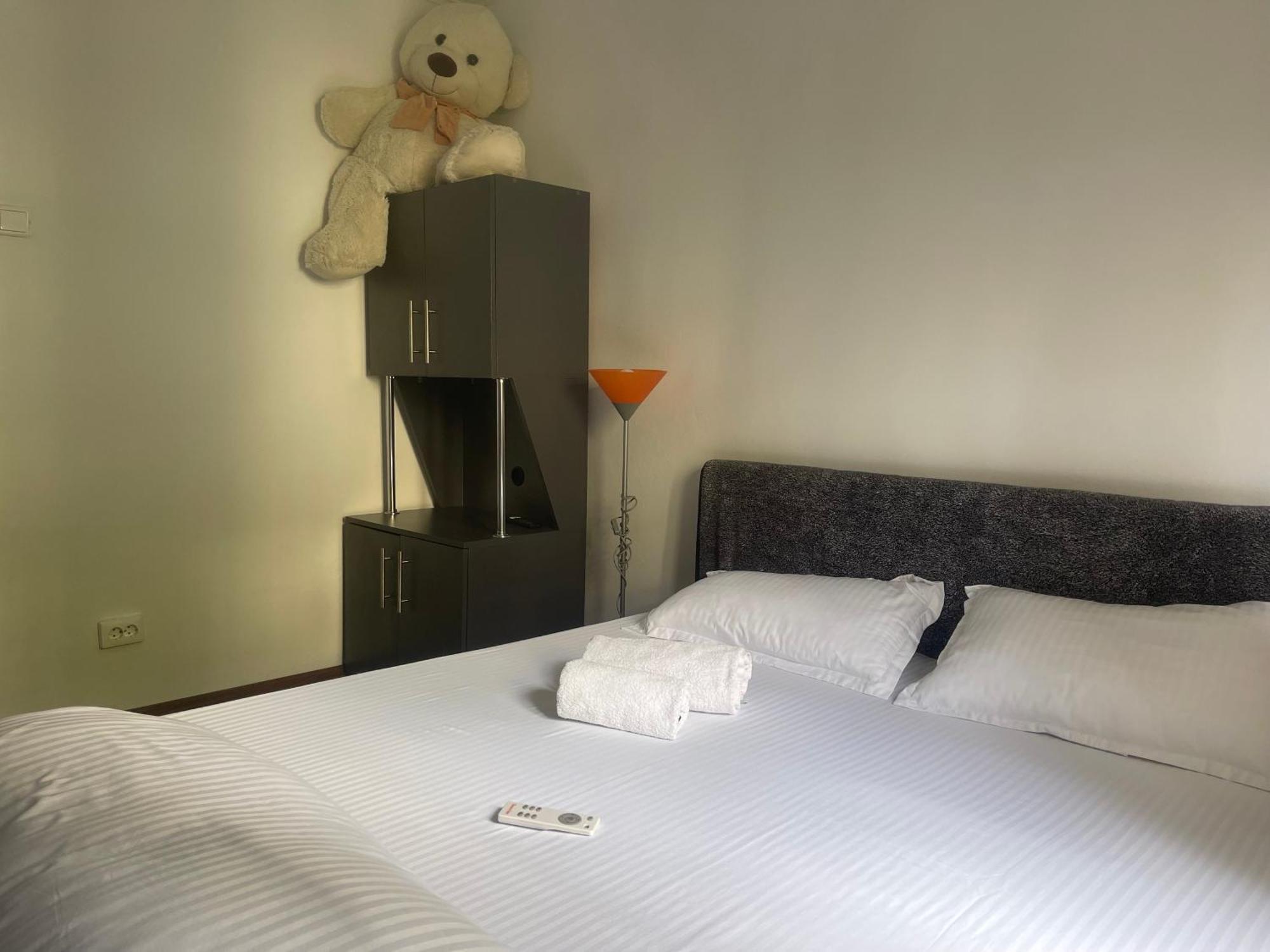 Carlitos Apt Râmnicu Vâlcea Eksteriør bilde